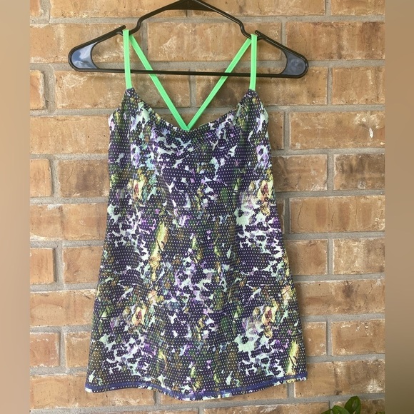 Lululemon Dancing Warrior Tank, Size 6 - Picture 4 of 10